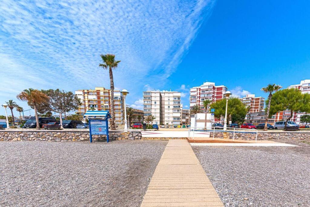 Sea Apartment Торе дел Мар Екстериор снимка