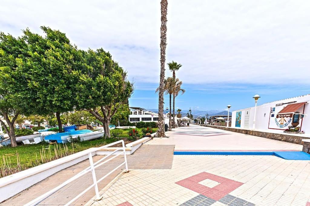 Sea Apartment Торе дел Мар Екстериор снимка