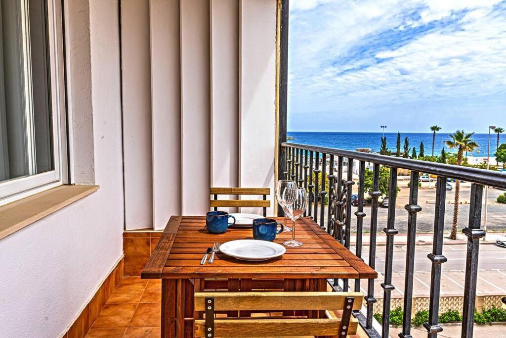 Sea Apartment Торе дел Мар Екстериор снимка